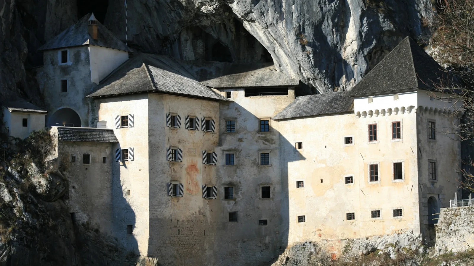 Jour 9 : Postojna et château de Predjama